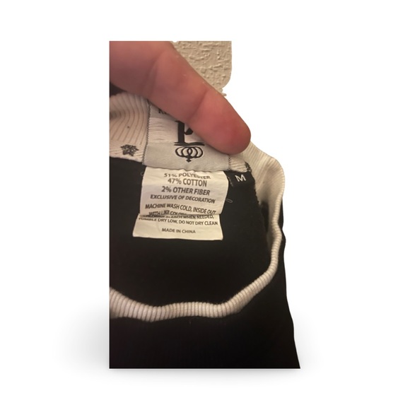 Red Robin’s Knitted Ugly Christmas Sweatshirt: Ladies Medium: Holiday Shirt - Picture 2 of 4